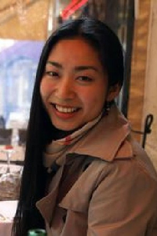 Photo of Angela Liu, Writing