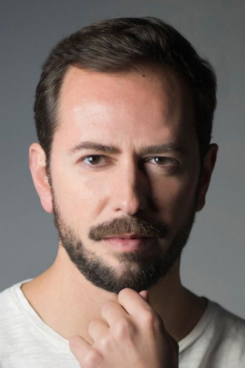 Cláudio Henriques profile