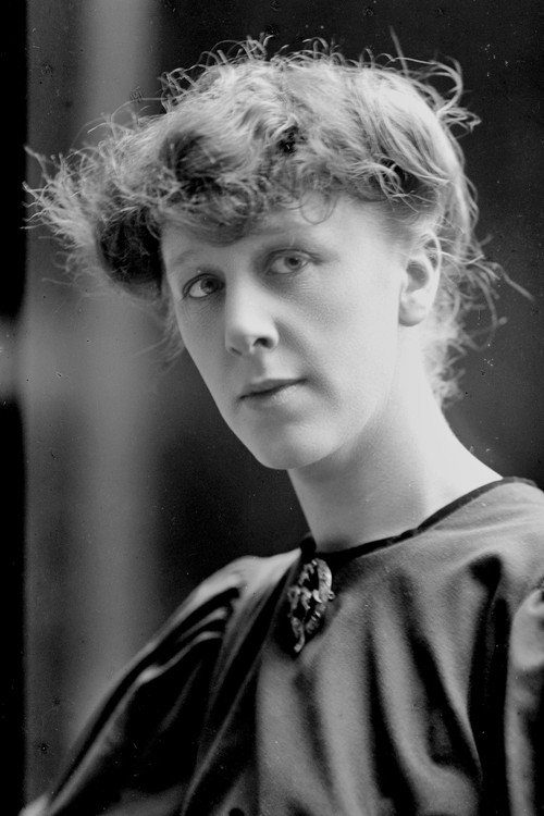 Photo of Manda Björling, Acting