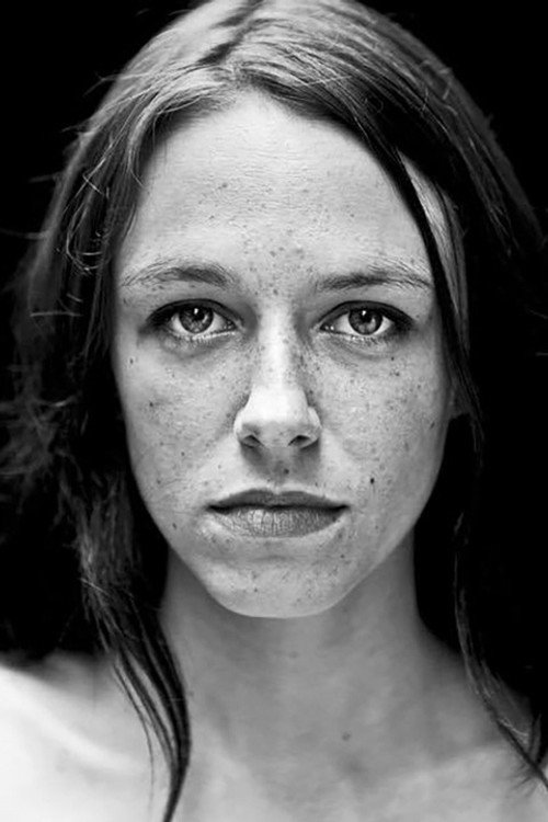 Adriana Moniz profile