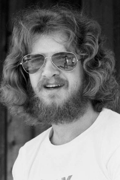 Lee Loughnane profile