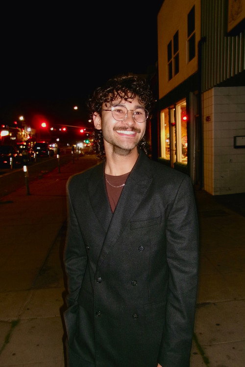 Photo of Elliott de Neve, Directing