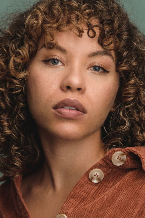 Saffron Coomber profile