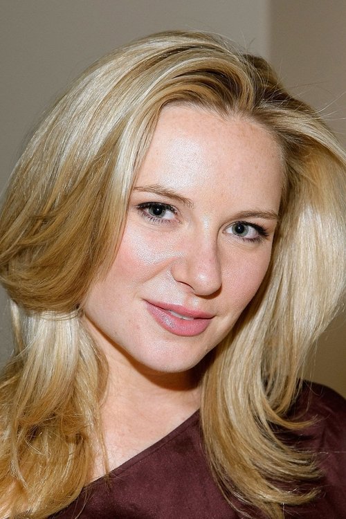 Lee-Anne Summers profile