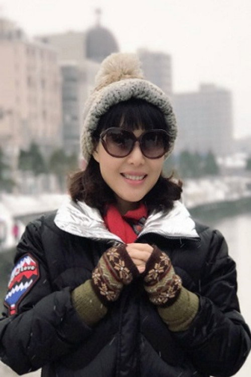 Photo of Yan Hai, Writing