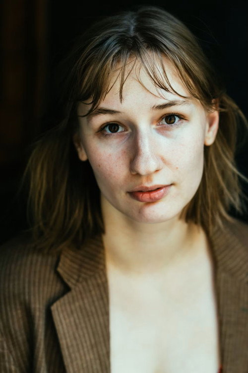 Photo of Annalisa Hohl, Acting