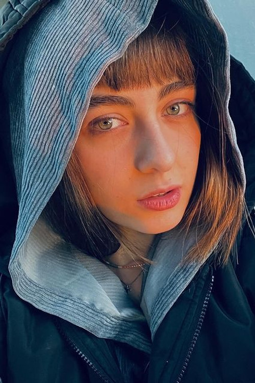 Elika Naseri profile