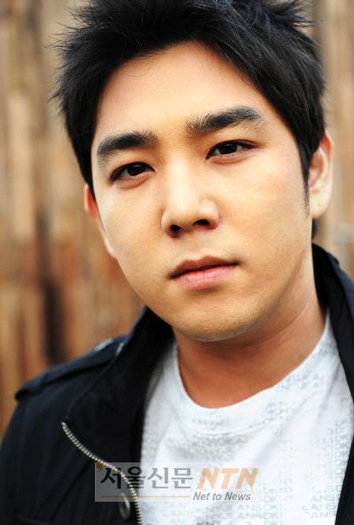 Kim Young-woon profile