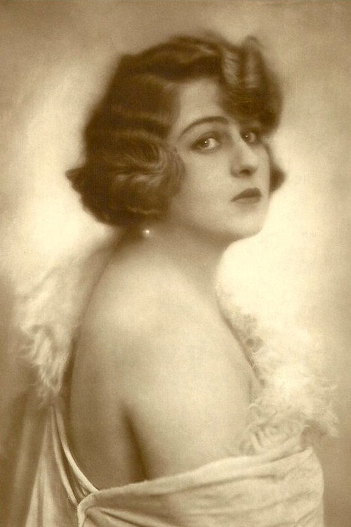 Photo of Mia Pankau, Acting