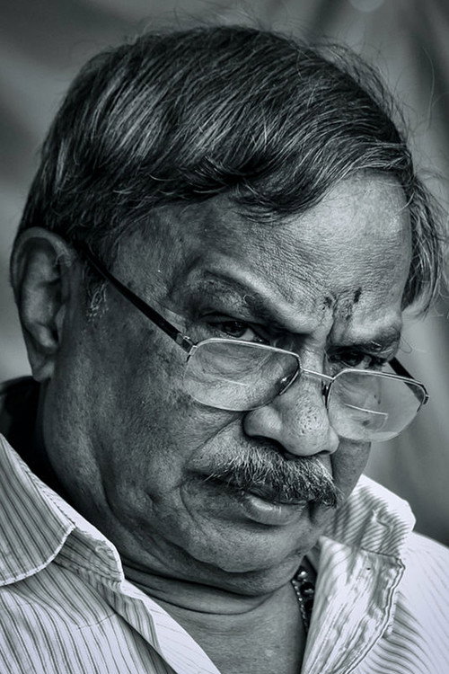 Photo of M T Vasudevan Nair, Writing