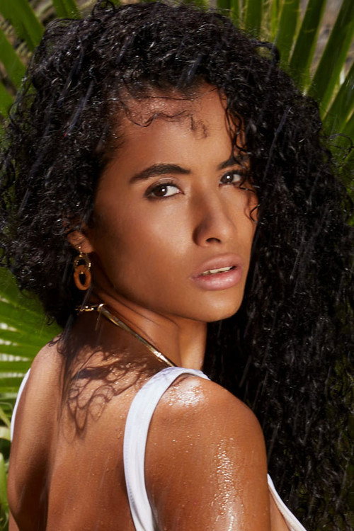 Photo of Mia Nix, Acting