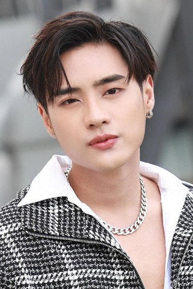 Bew Sitthikarn Akkarapolawat profile