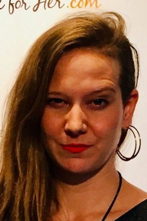 Photo of Ava Mir-Ausziehen, Acting