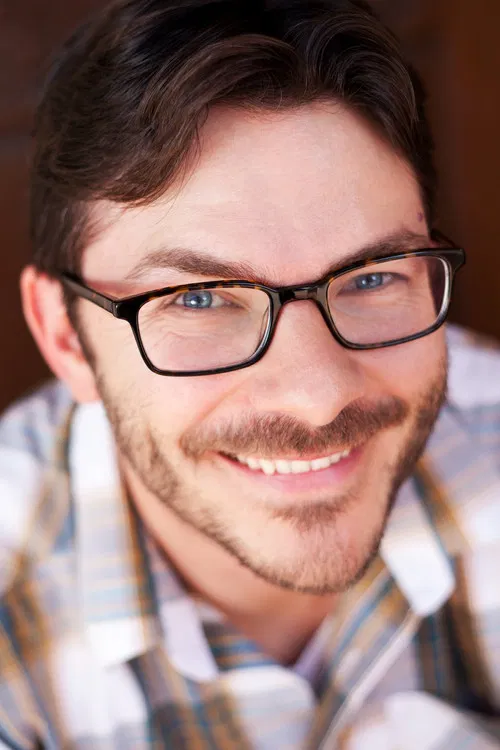 Jon Luke Thomas profile