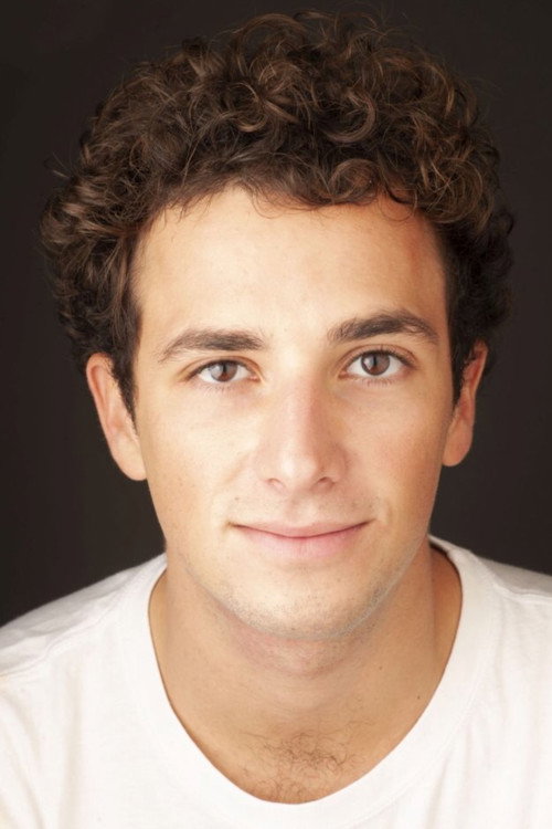 Henrique Gil profile