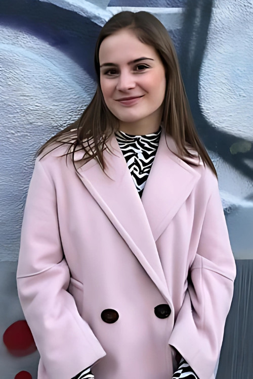 Photo of Maxine Janssens, Acting