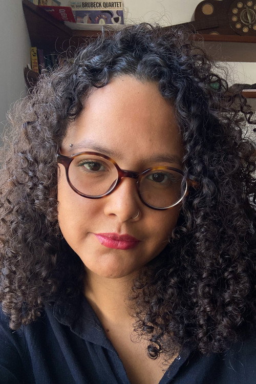 Photo of Brenda Barbosa, Writing