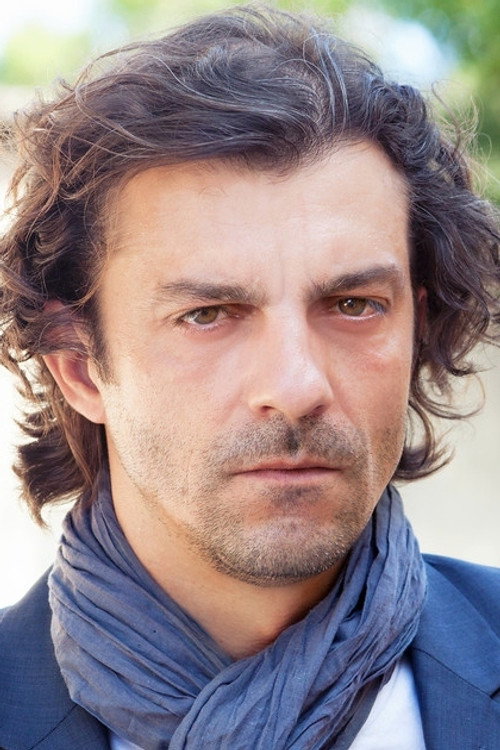 Photo of Chris Tomneer, Acting