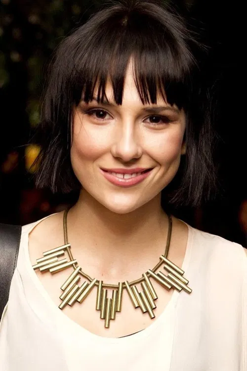 Adele Perovic profile