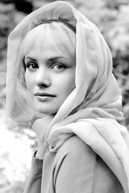 Photo of Sarah Branch, Acting