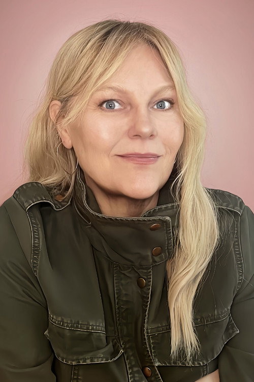 Photo of Tania Thompson, Writing
