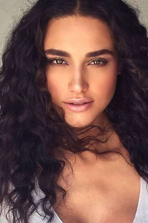 Débora Nascimento profile