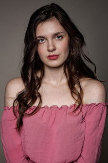 Photo of Elske Stout, Acting