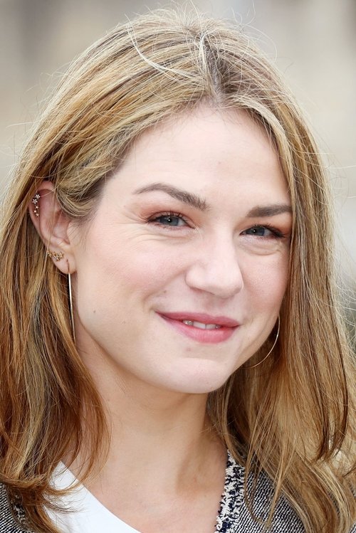 Émilie Dequenne profile