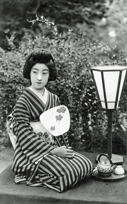 Movie poster for Danseuses japonaises : la danse des ombrelles (1898)