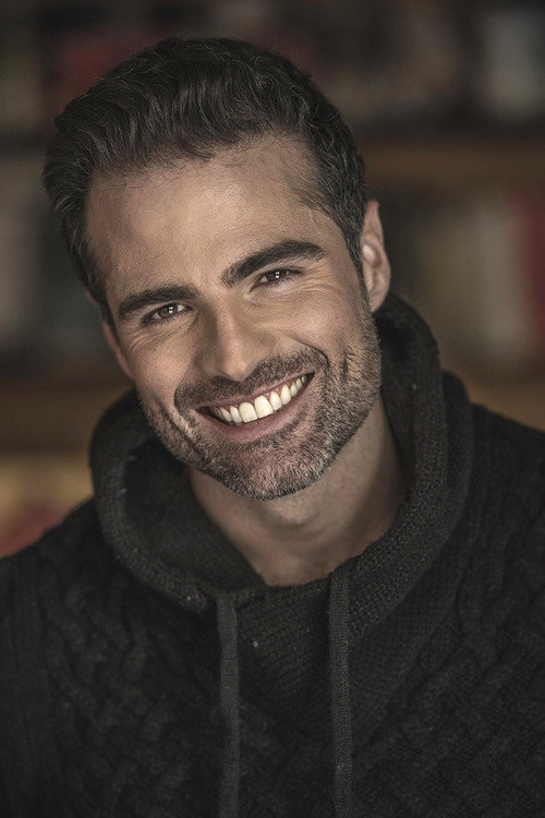 Photo of Roberto Manrique, Acting