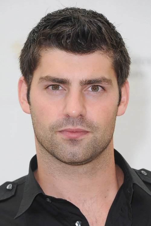 Travis Milne profile