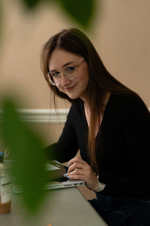 Photo of Haley Richards, Art