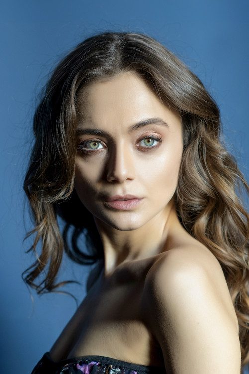 Damla Sönmez profile