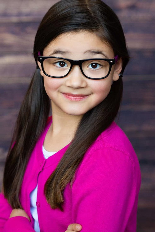 Photo of Araceli Prasarttongosoth, Acting