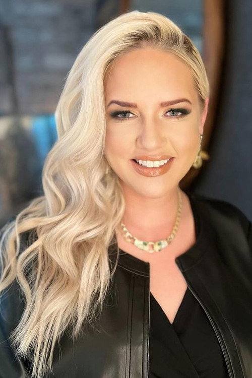 Photo of Sarah Knappik, Acting
