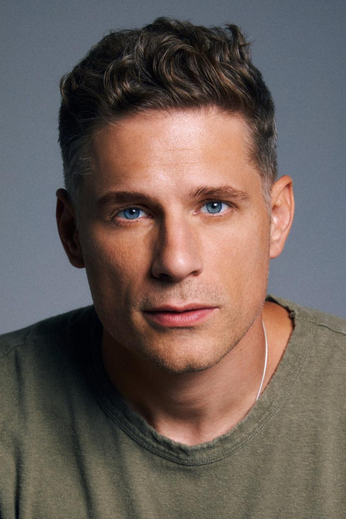 Matt Lauria profile