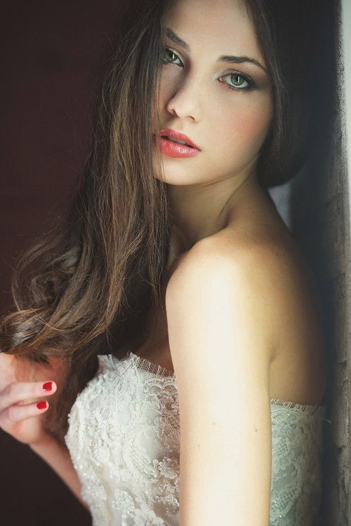 Adua Del Vesco profile