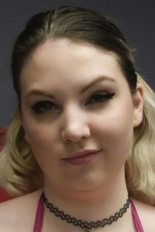 Photo of Riley Daniels, Acting