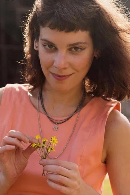 Photo of Lara Del'arco, Acting
