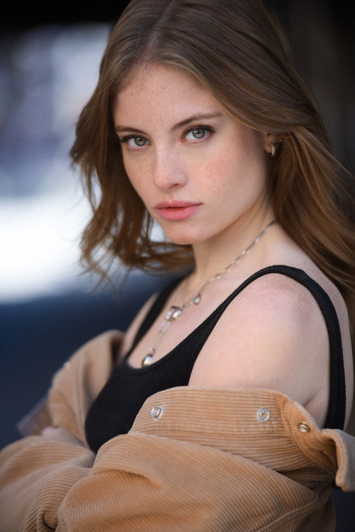 Photo of Isabelle Poloner, Acting