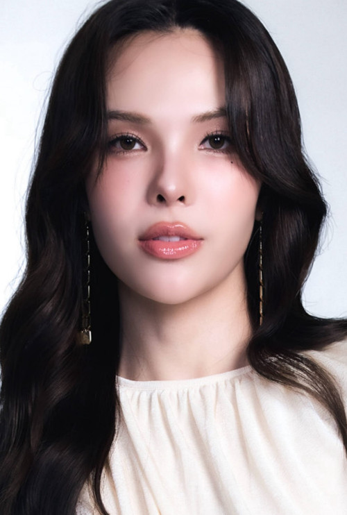 Saranphat Pedersen profile