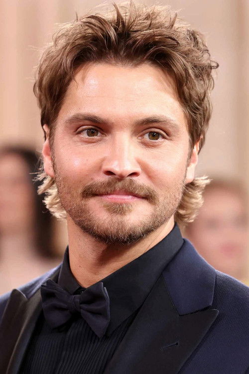 Luke Grimes profile