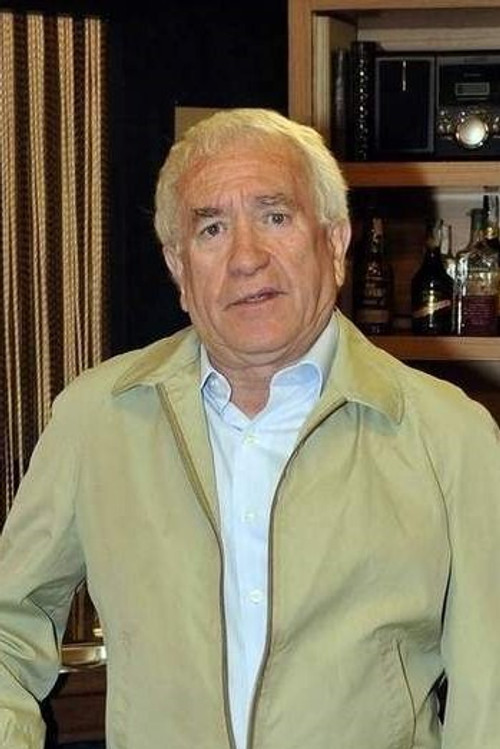 Cesáreo Estébanez profile