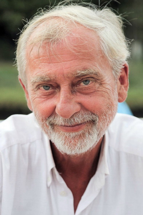 Photo of Hugo Verlomme, Writing