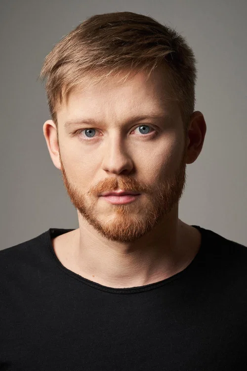 Photo of Simeoni Sundja, Acting