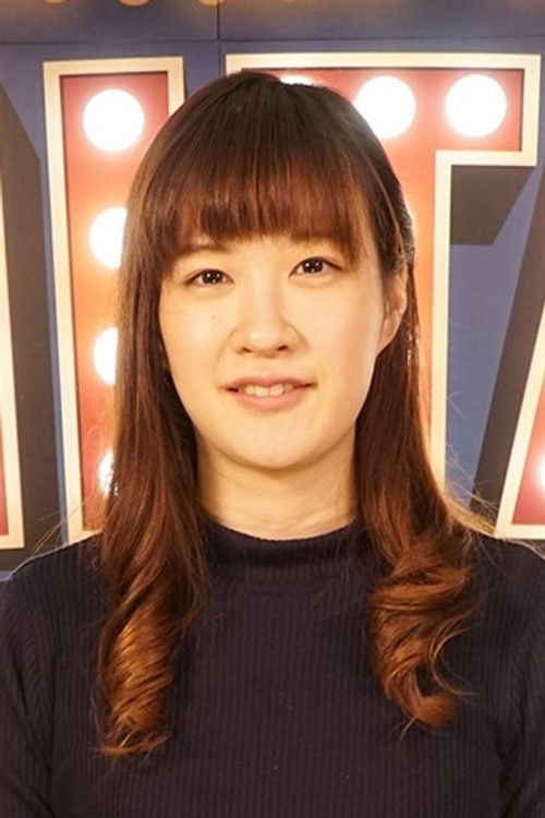 Photo of Anna Kawahara, Writing