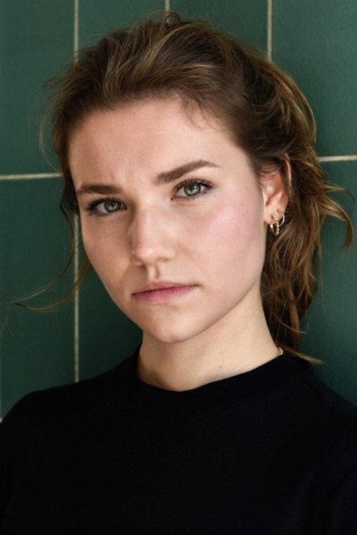 Carolin Garnier profile