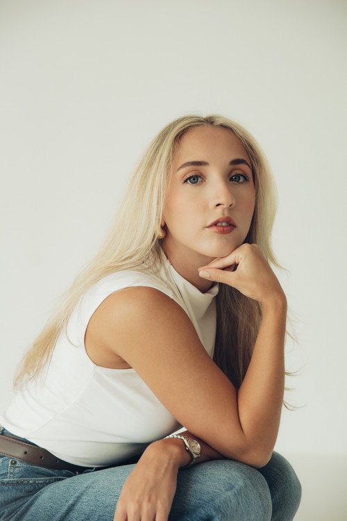 Photo of Kailey Anderson, Acting