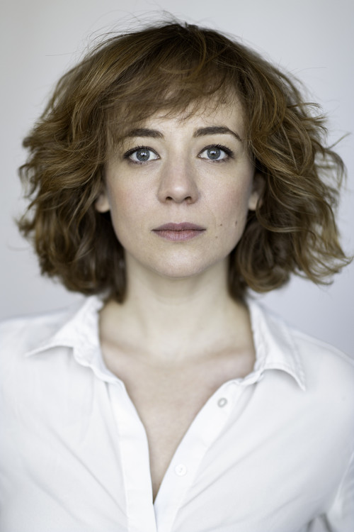 Sara Lazzaro profile