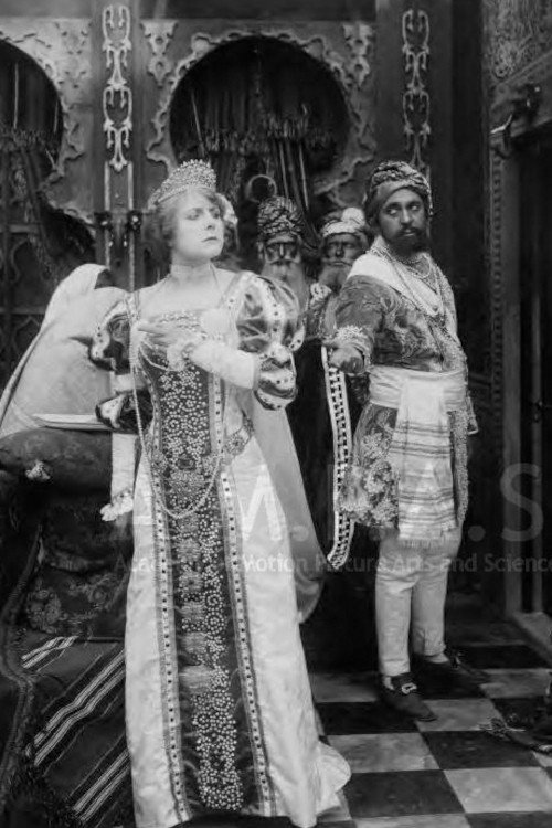 Movie poster for The Unwelcome Throne (1913)